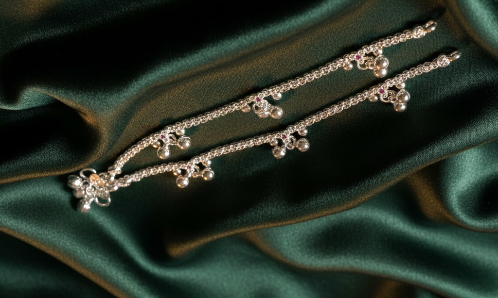 Silver Dangling Ball Anklet 6 inch