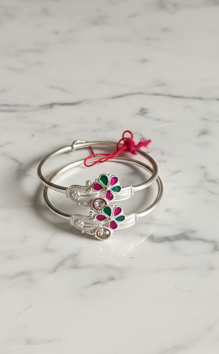 Silver Bracelet with Floral design